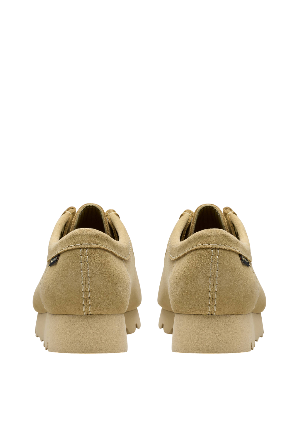 תמונת תקריב של נעלי מוקסינים