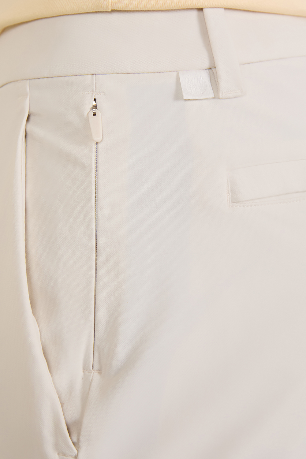 תמונת תקריב דוגמן של ABC Slim-Fit Trouser 32L *VersaTwill