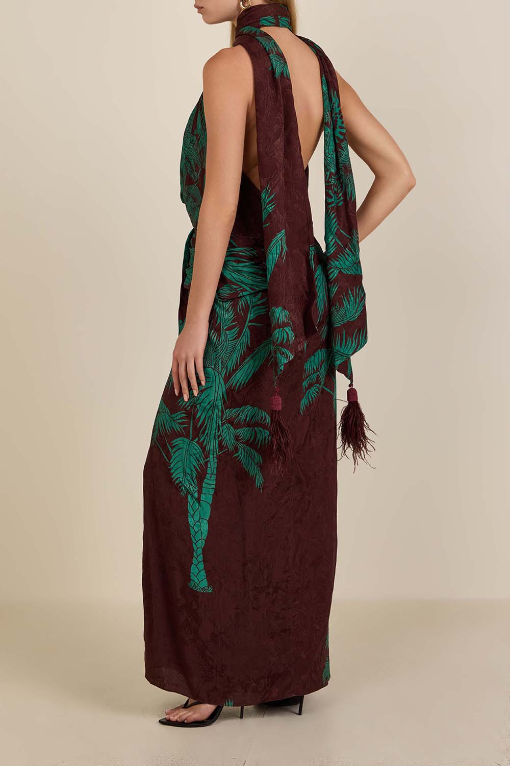 תמונת דוגמן אחורית של שמלת מקסי