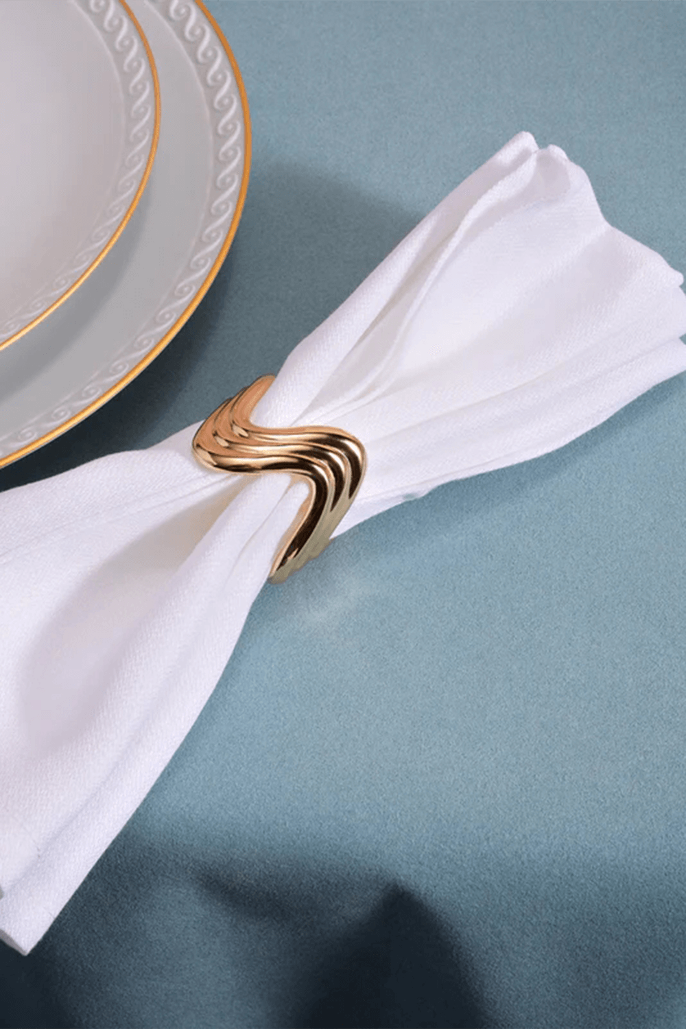 תמונת תקריב של Ripple Napkin Rings - Gold (Set of 4)