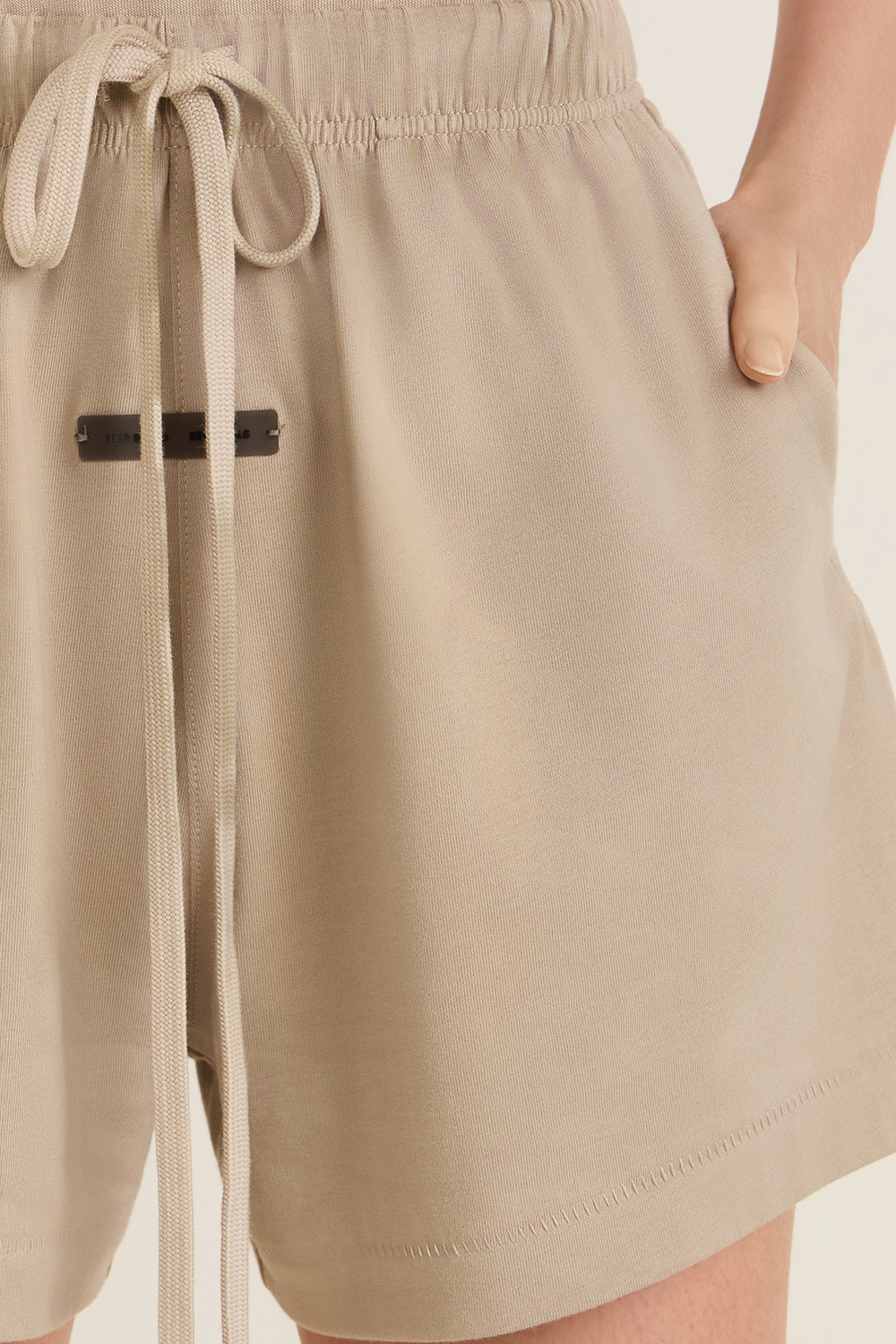 תמונת תקריב דוגמן של מכנסיים קצרים