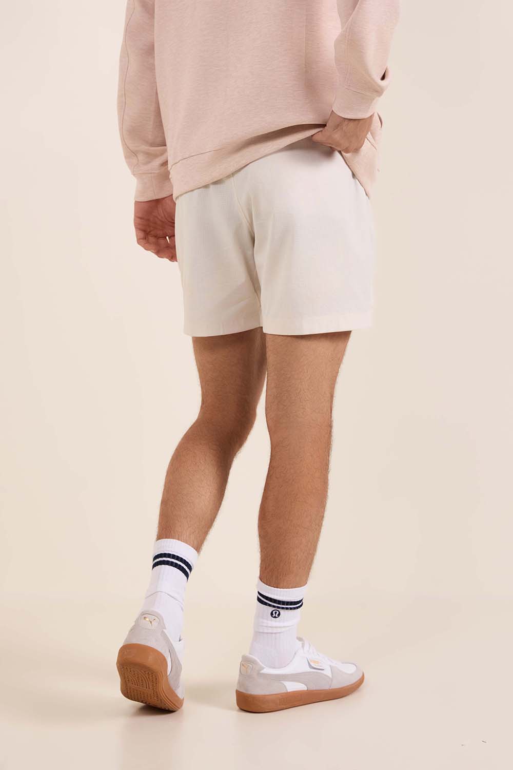 תמונת דוגמן אחורית של ABC WovenAir Pull-On Short 7