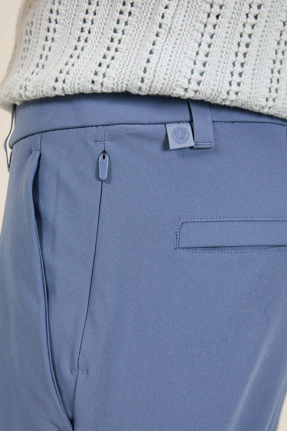 תמונת תקריב דוגמן של ABC Classic-Fit Short 7