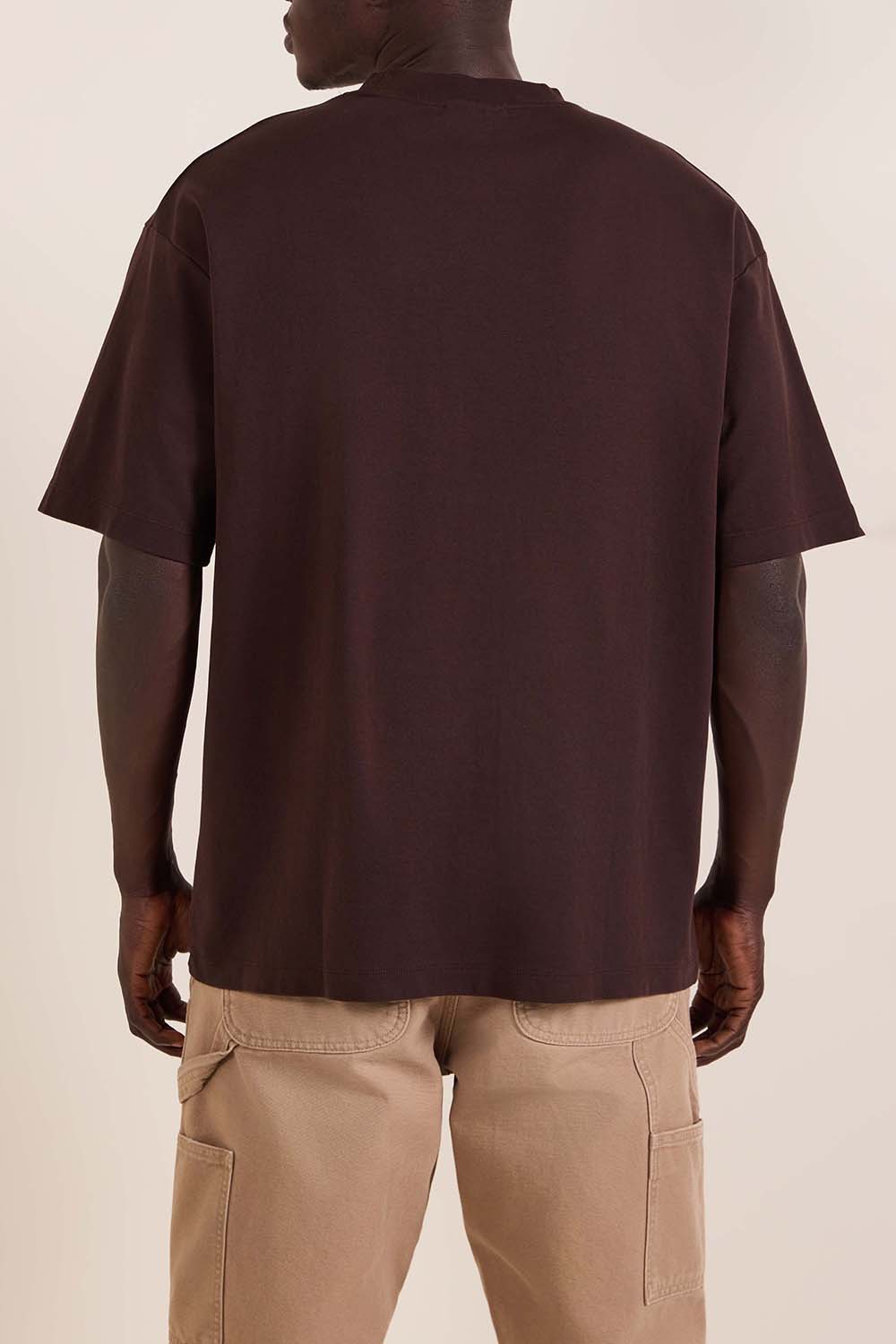 תמונת תקריב דוגמן של חולצת טי