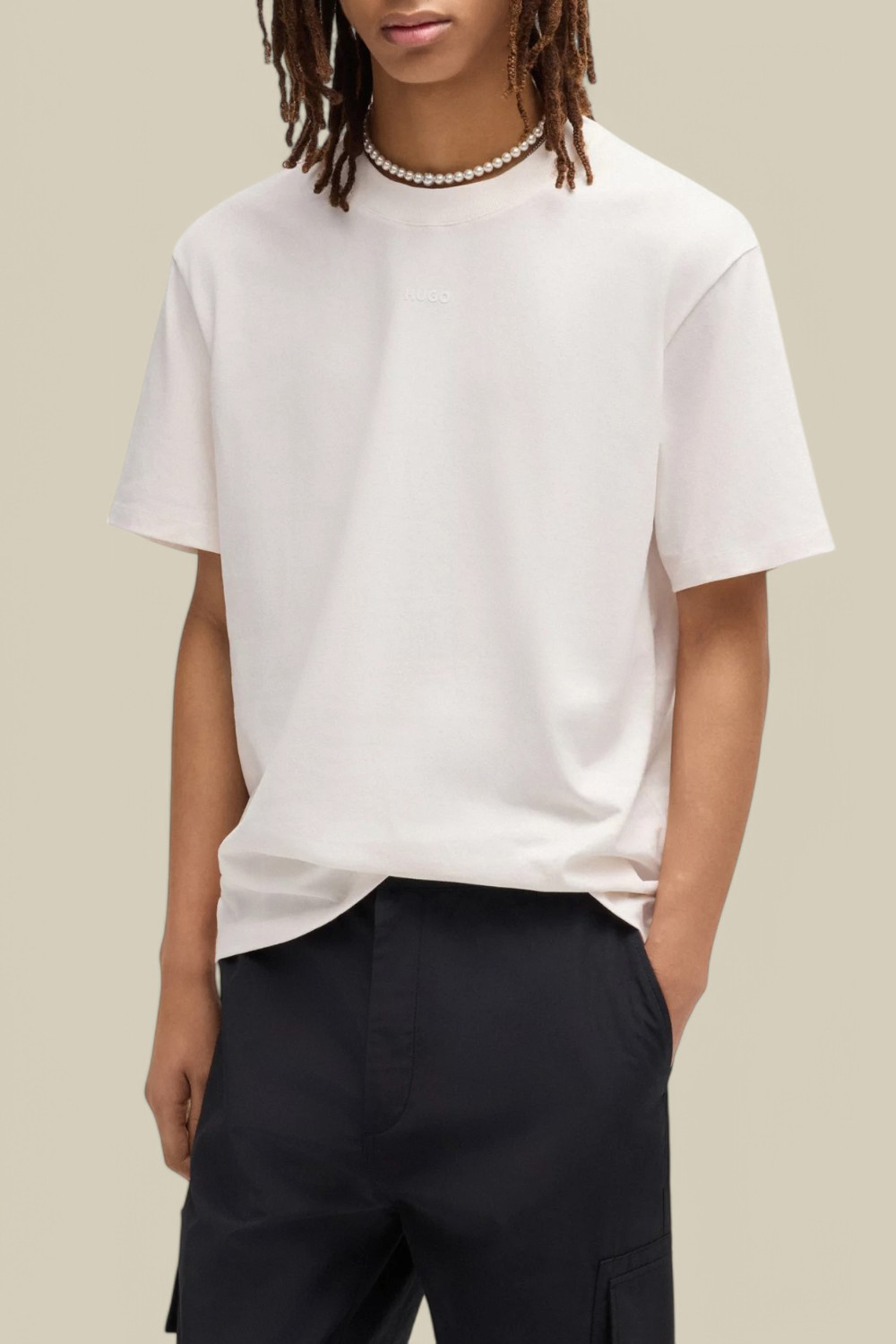 תמונת דוגמן קידמית של חולצת טי