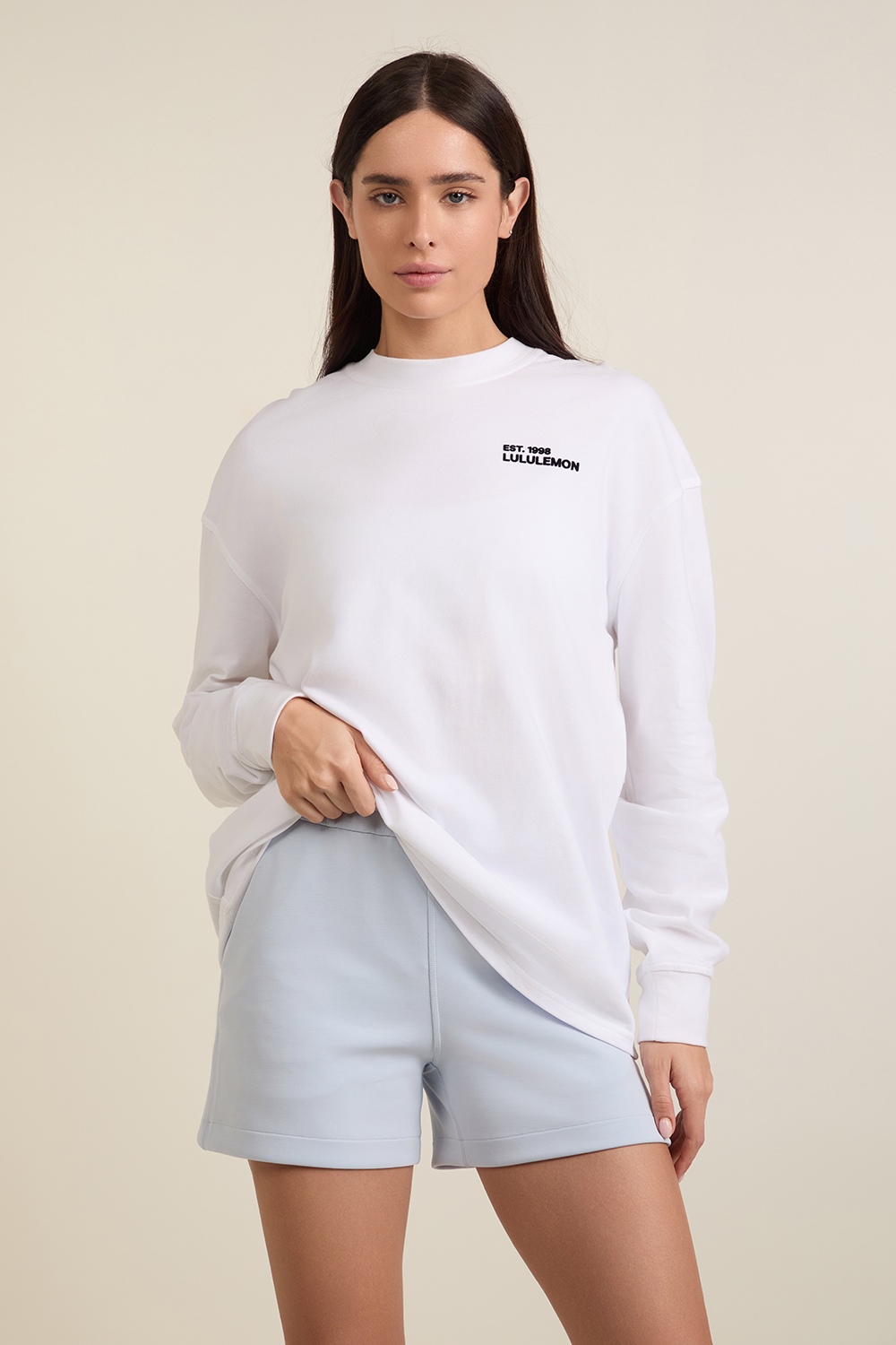 תמונת דוגמן קידמית של Heavyweight Cotton Crewneck Long-Sleeve Shirt