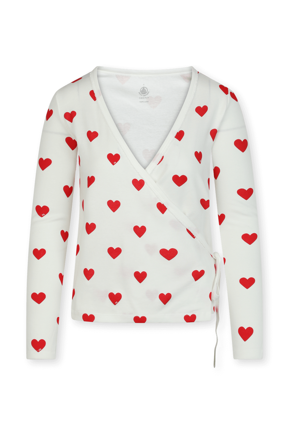 תמונה קידמית של חולצת פיג'מה ארוכה עם לבבות בגוון לבן