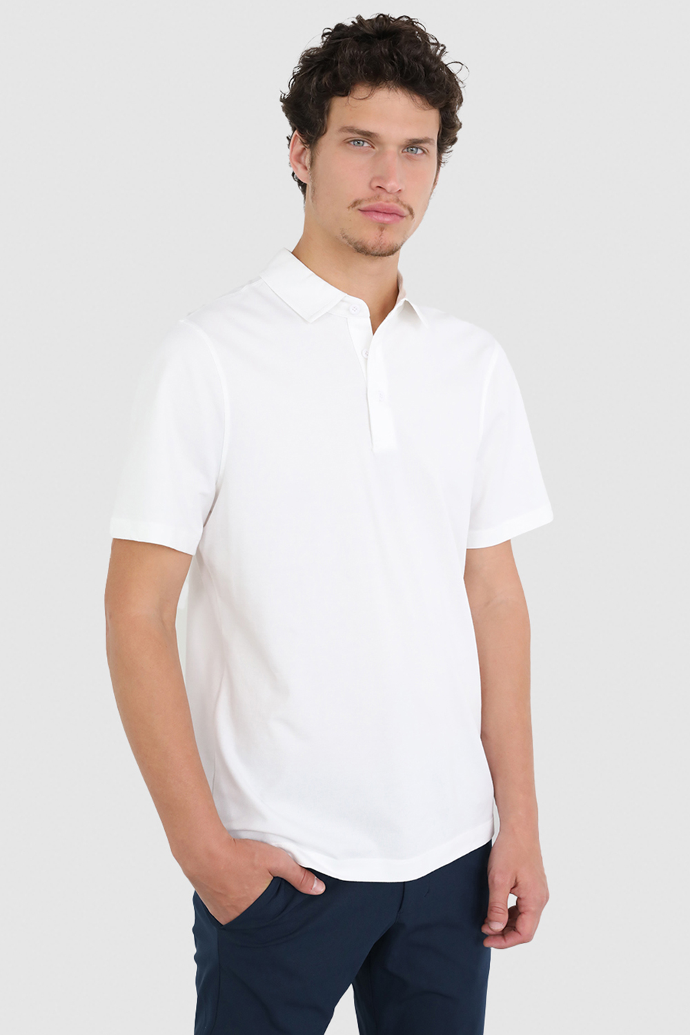 תמונת דוגמן קידמית של Evolution Short-Sleeve Polo Shirt