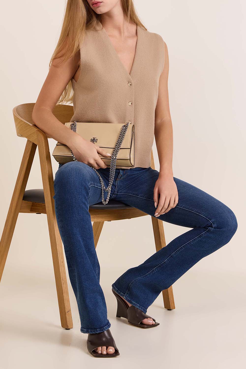 תמונת דוגמן קידמית של תיק כתף