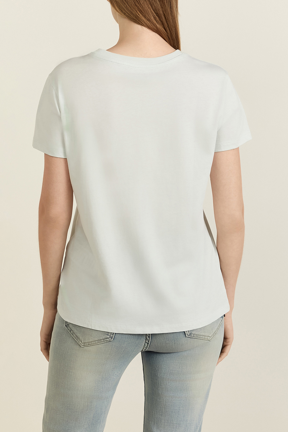 תמונת דוגמן אחורית של חולצת טי