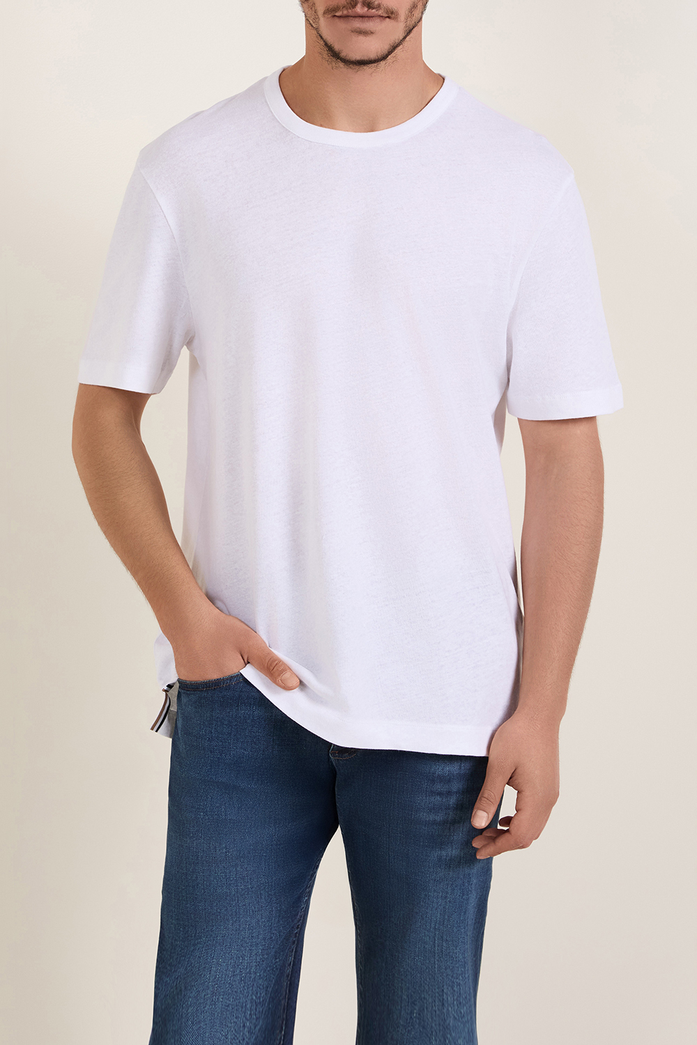 תמונת דוגמן קידמית של חולצת טי