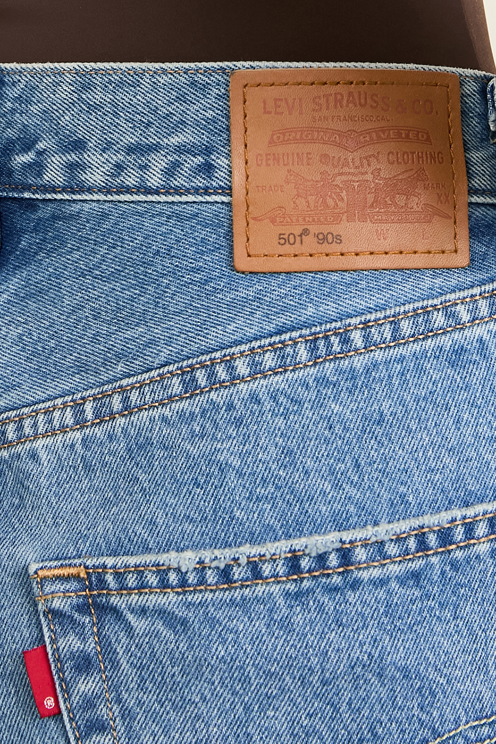 תמונת תקריב דוגמן של מכנסי ג'ינס 501 90 בגזרה ישרה רחבה