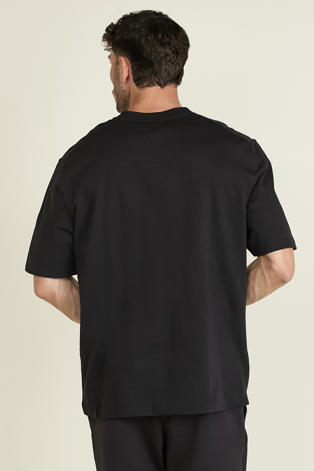 תמונת דוגמן אחורית של Heavyweight Cotton Jersey T-Shirt Embroider