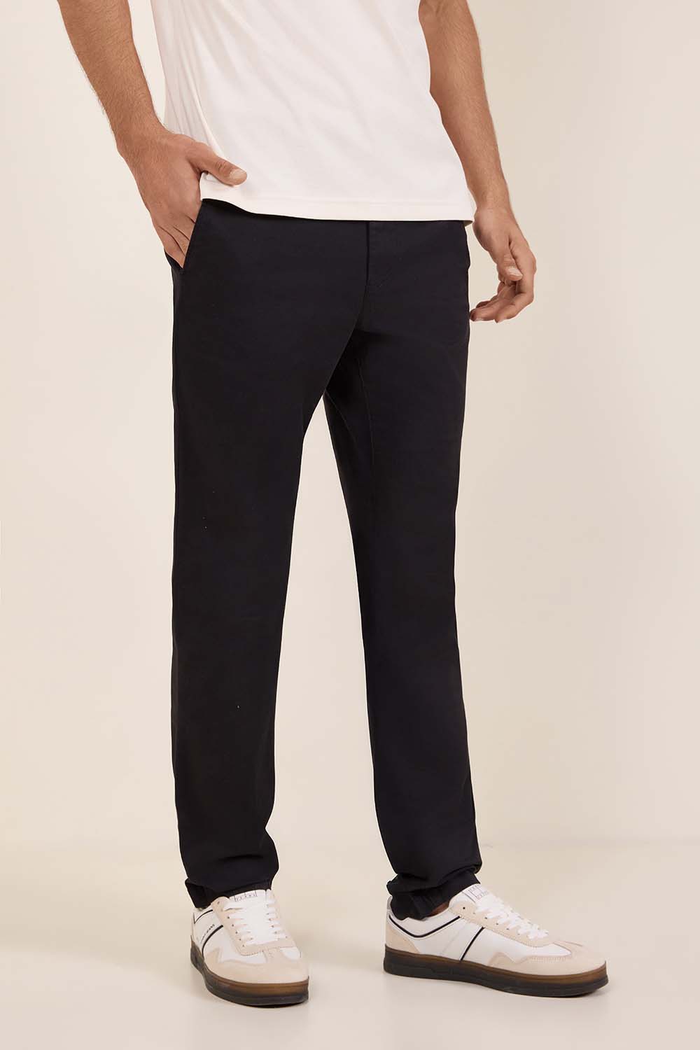 תמונת דוגמן קידמית של מכנסי צ`ינו סלים פיט