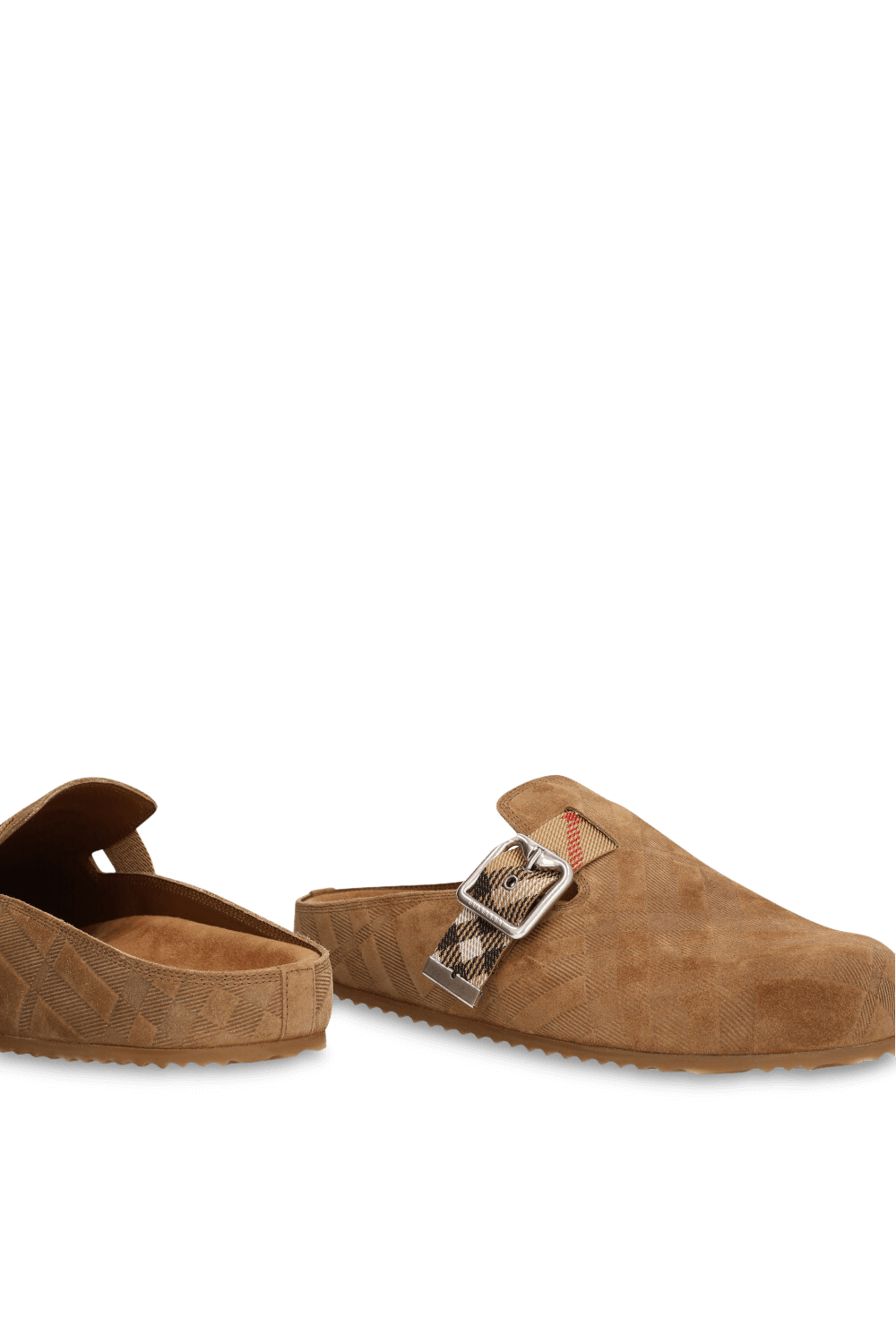 תמונת תקריב של נעלי מיולס