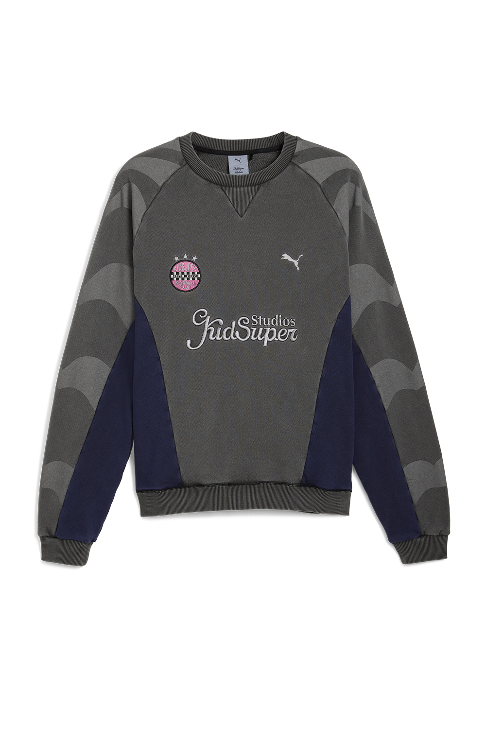 תמונה קידמית של קידסופר X פומה סווטשירט אוברסייז