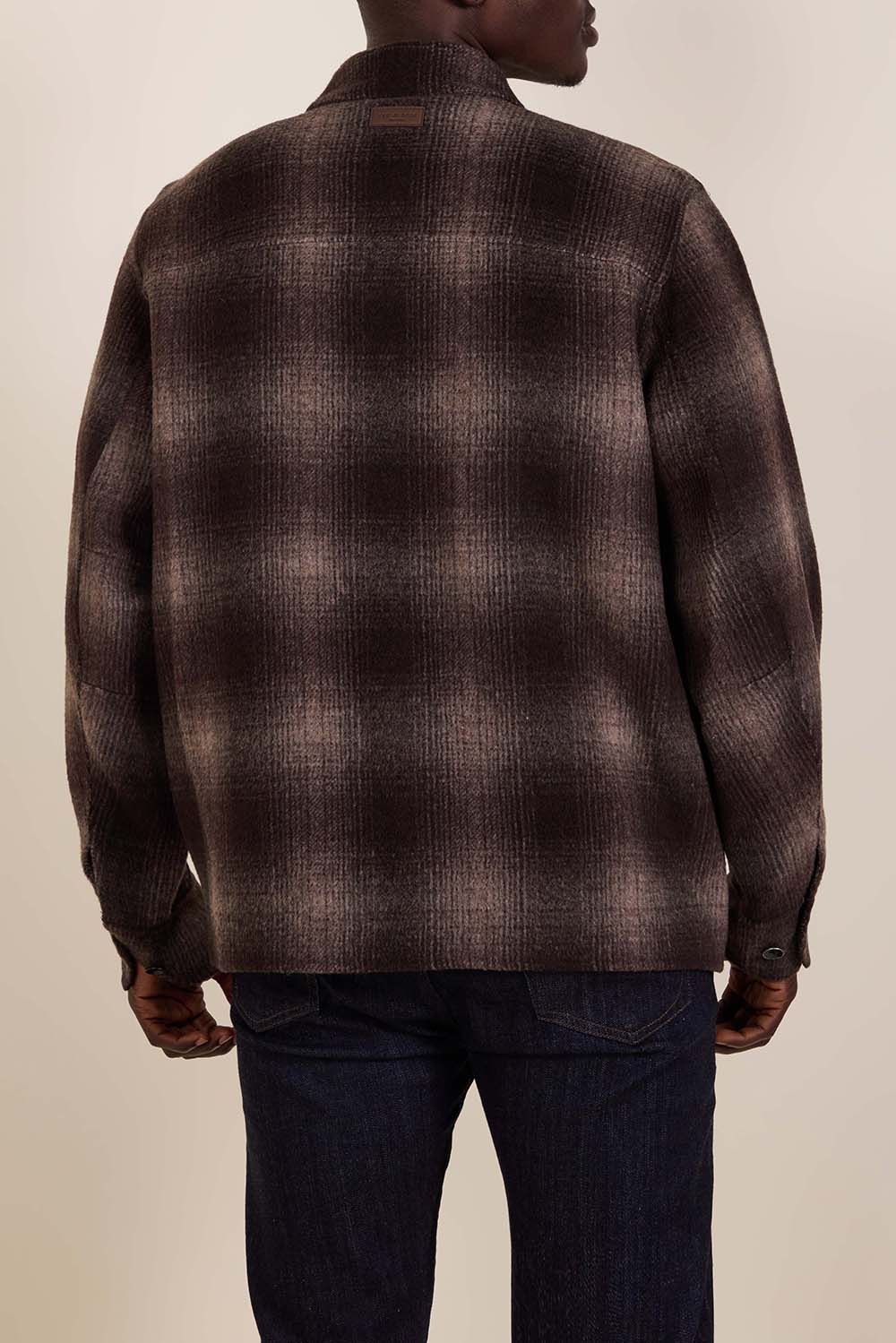 תמונת דוגמן אחורית של חולצת ז'קט