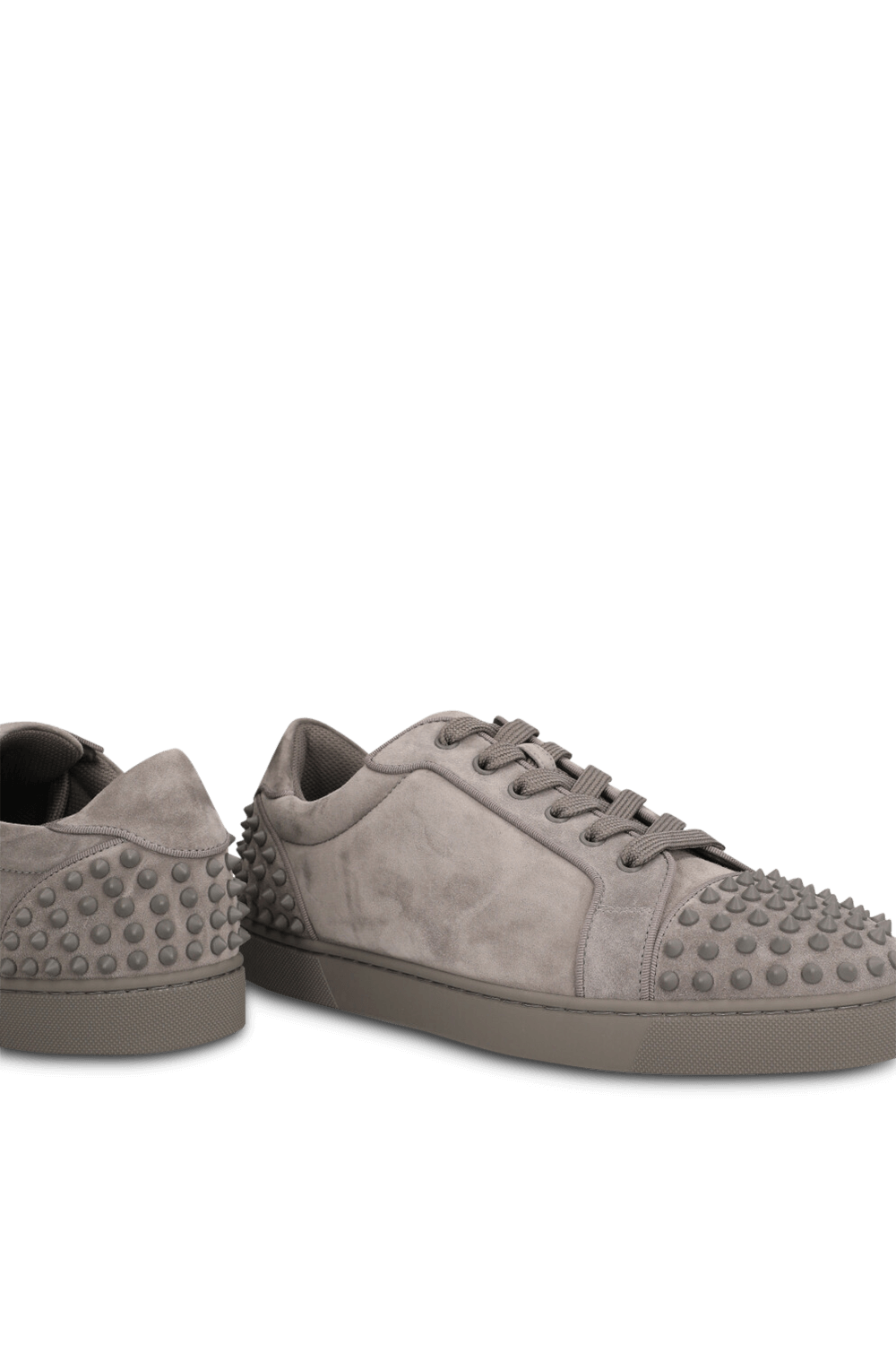 תמונת תקריב של נעלי סניקרס