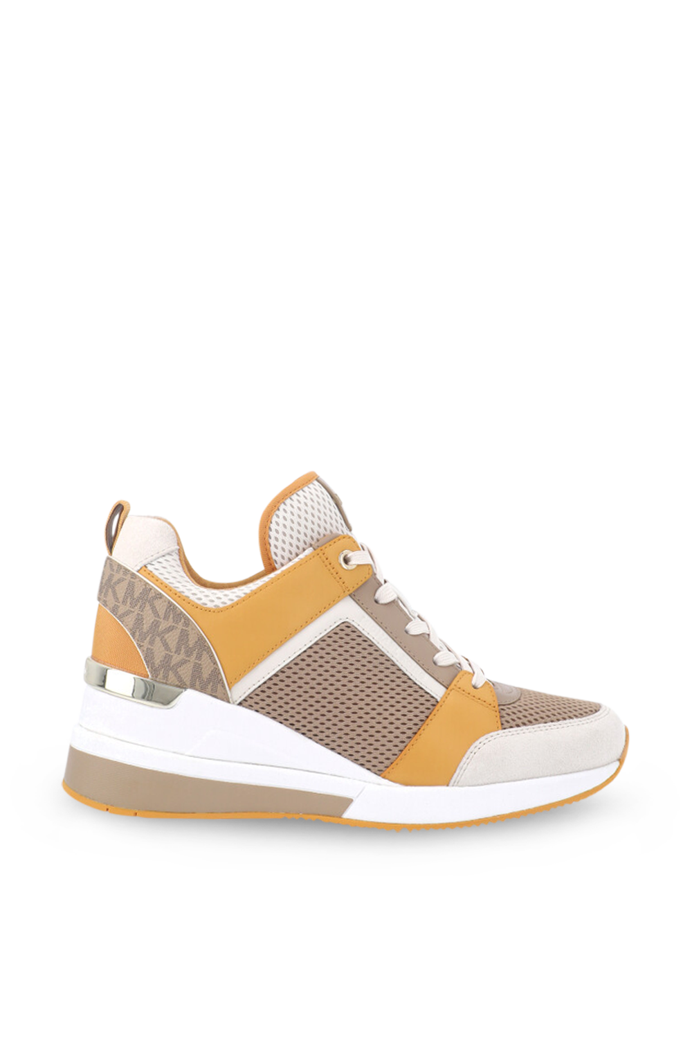 תמונה קידמית של נעלי סניקרס