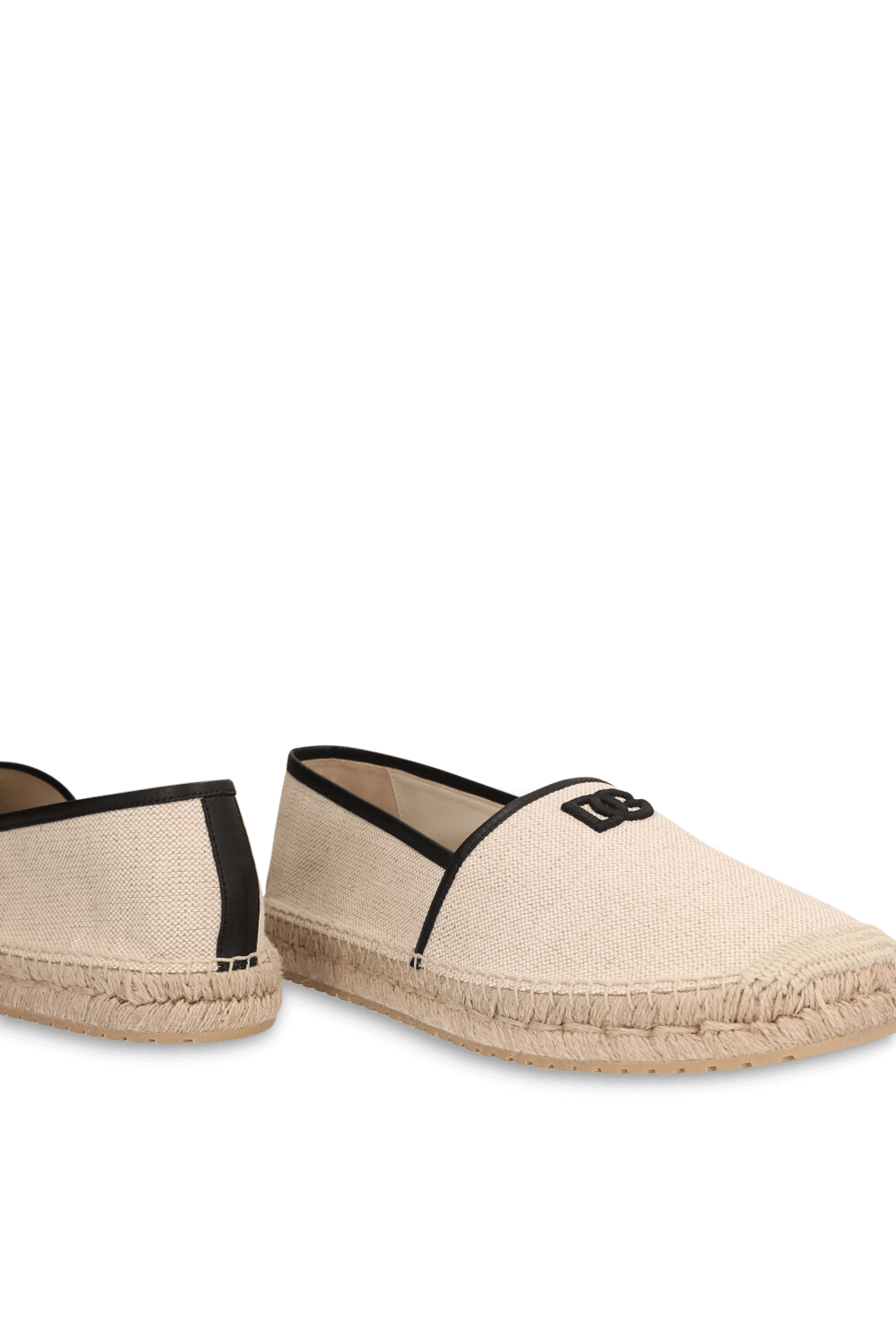 תמונת תקריב של נעלי אספדריל