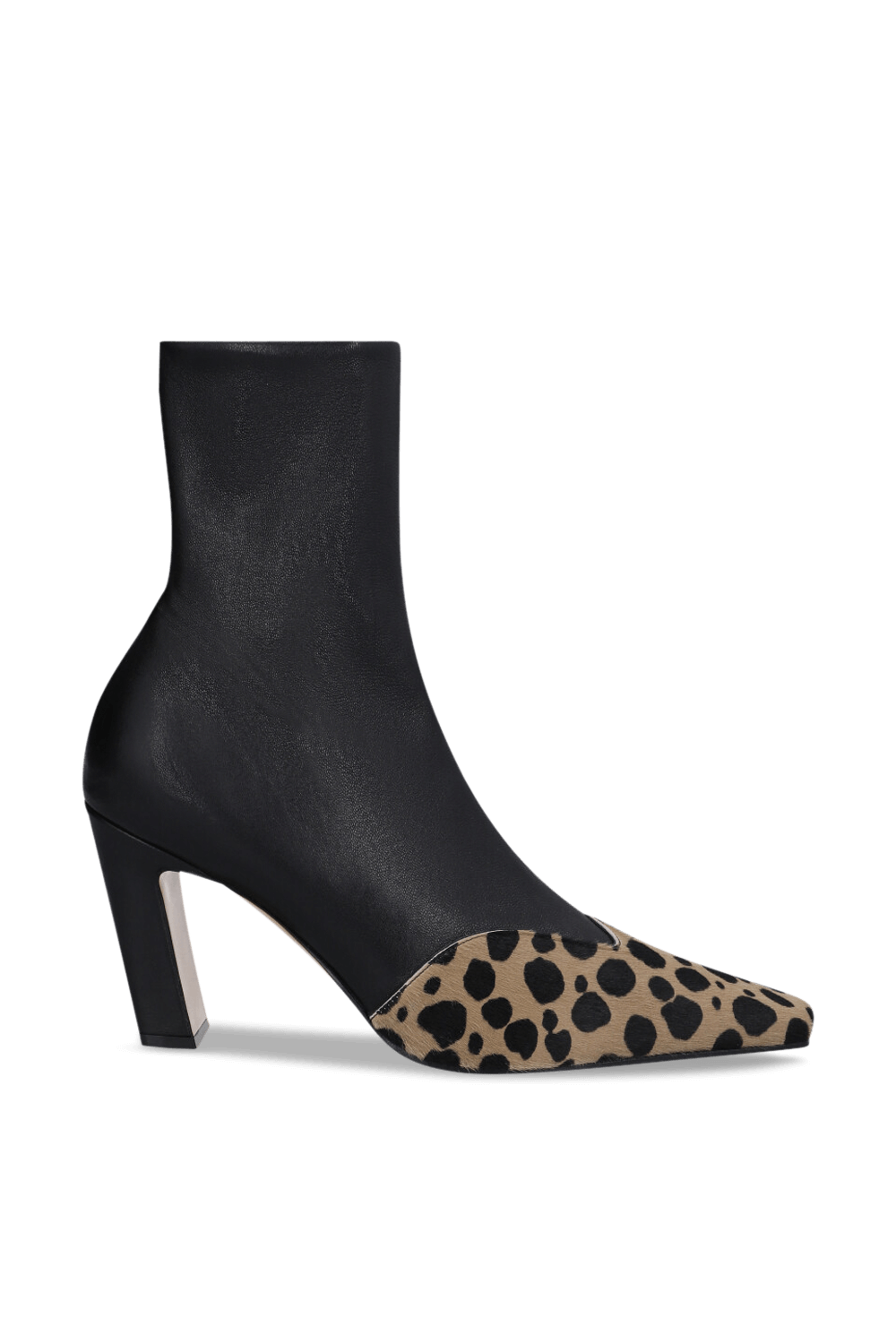 תמונה קידמית של מגפוני עקב