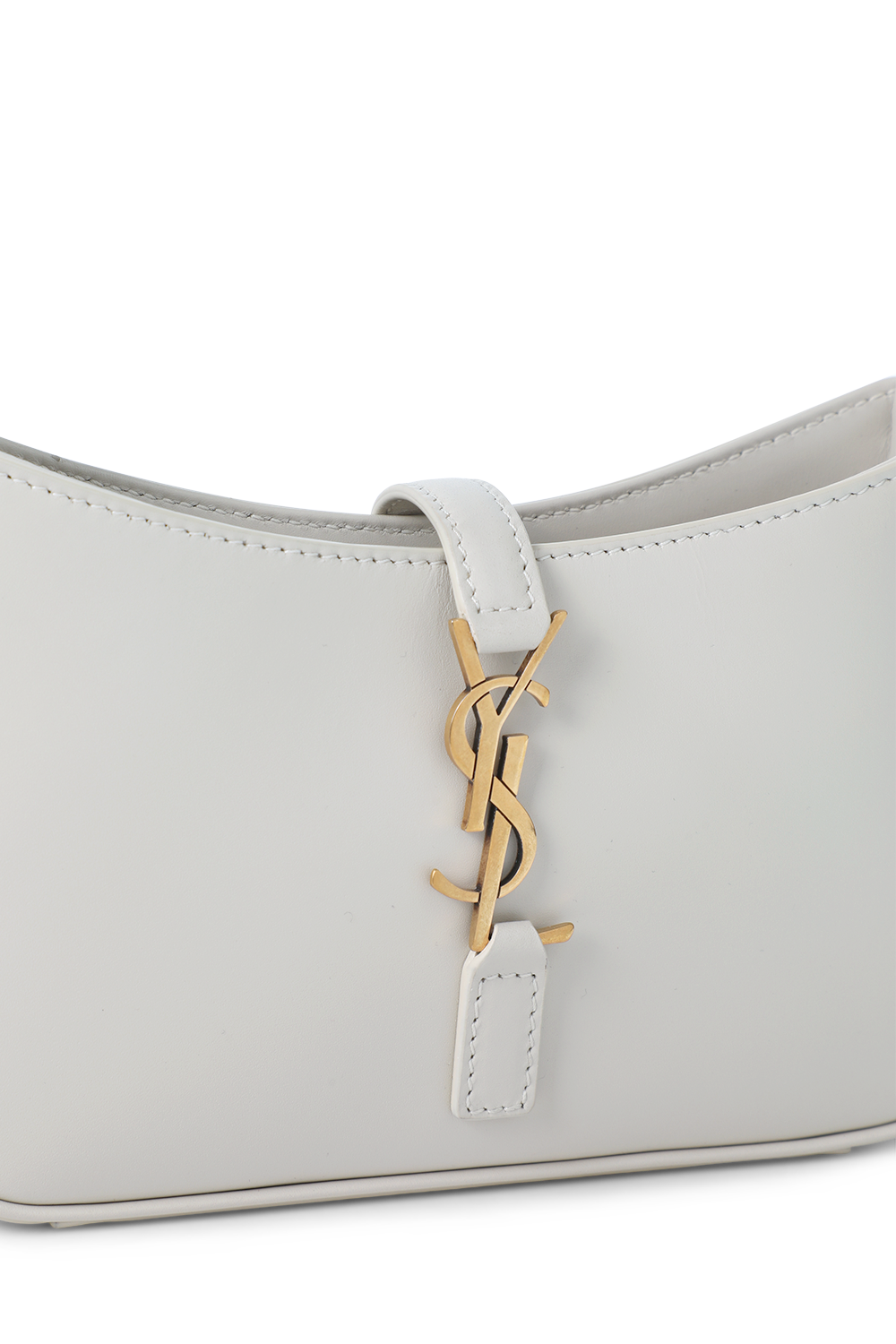 תמונת תקריב של תיק הובו מעור בגודל מיני